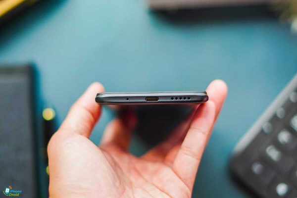 طراحی گوشی redmi 10c بخش پایینی