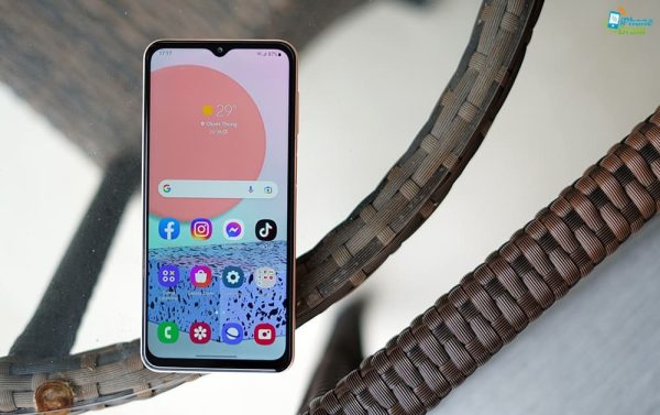 صفحه نمایش گوشی A23