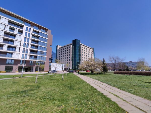 نمونه عکس دوربین poco f4 gt - فوق عریض