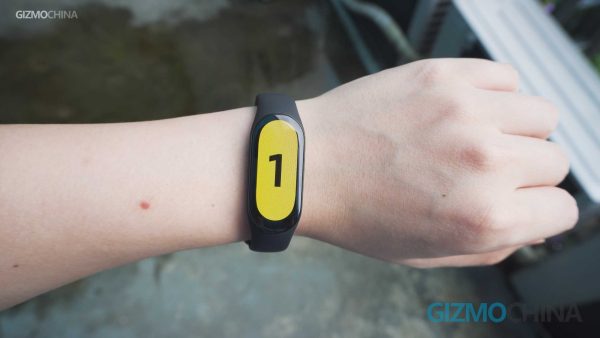 نقد و بررسی Mi Band 7