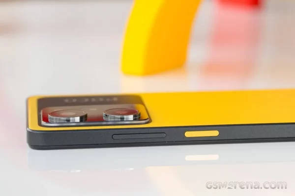 سمت چپ Poco X5 Pro